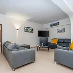 Apartment Papis